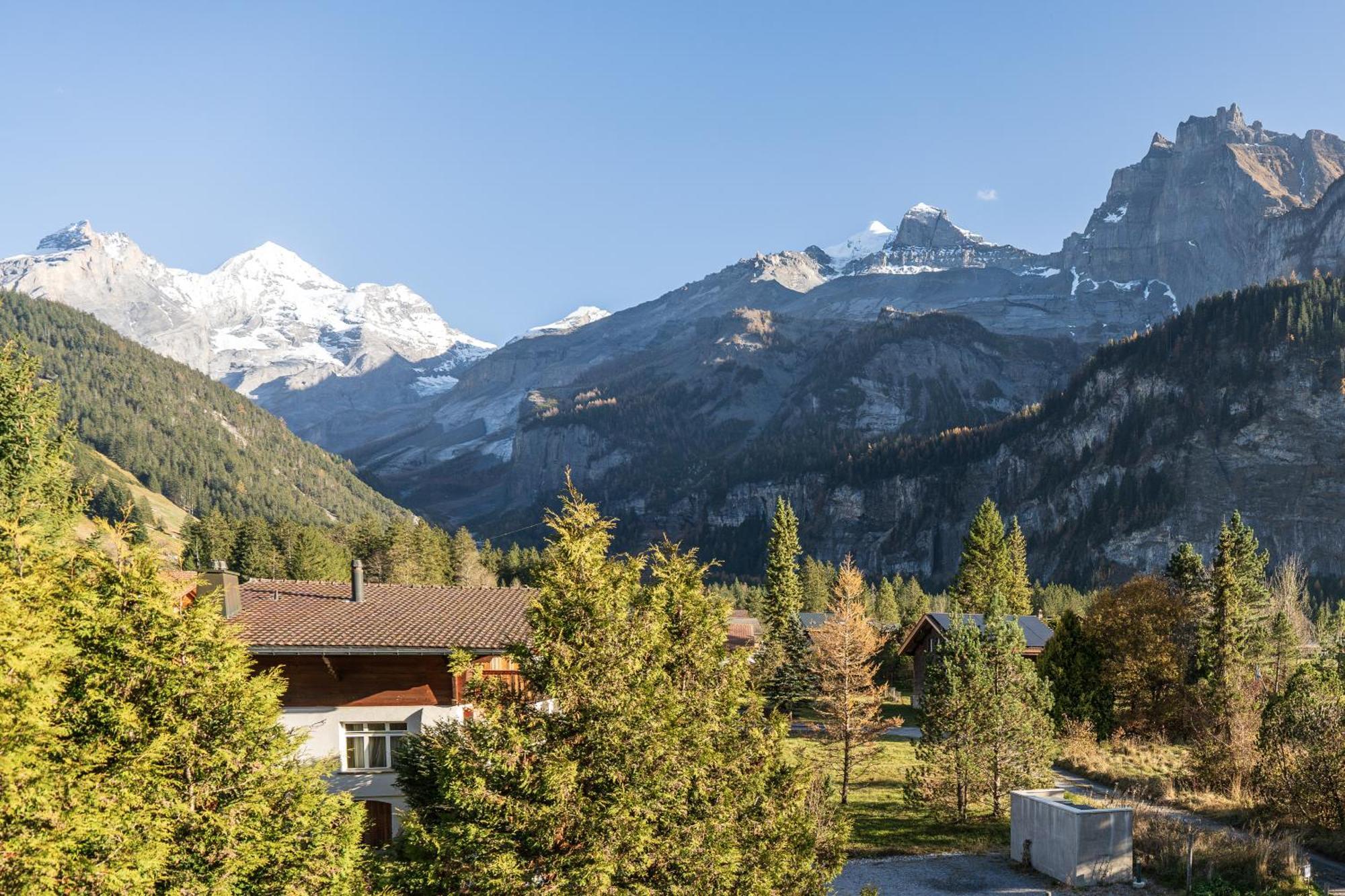 Bellevue & Classy Mountain View Apartment Kandersteg Exteriör bild